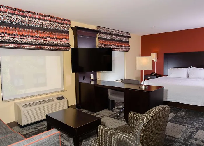 Hotel Hampton & Phoenix Fashion Center 3*