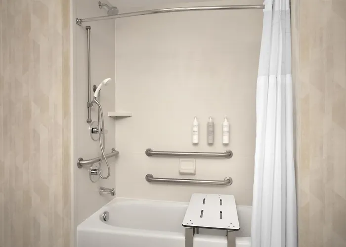 Hampton & Phoenix Fashion Center Hotel 3*
