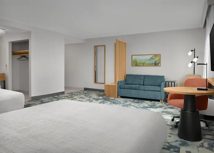 Hampton & Phoenix Fashion Center Hotel 3*