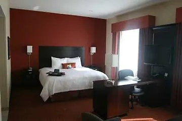 Hotel Hampton & Phoenix Fashion Center 3*