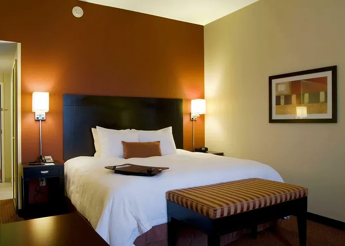 Hampton & Phoenix Fashion Center Hotel 3*