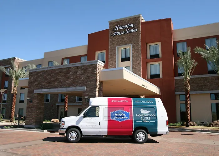 Hotel Hampton & Phoenix Fashion Center